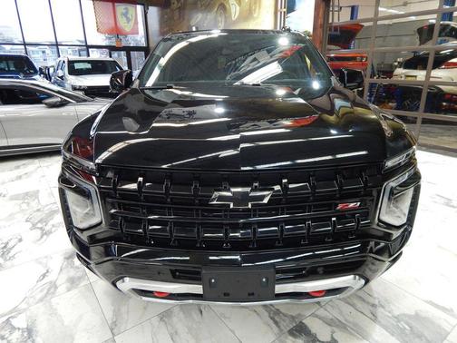 2025 Chevrolet Suburban 4WD Z71