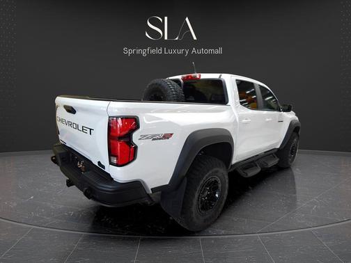 Summit White 2024 Chevrolet Colorado ZR2