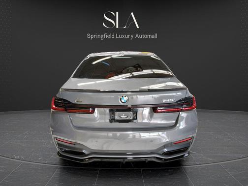Bernina Grey Amber Effect Metallic 2022 BMW 740 i xDrive