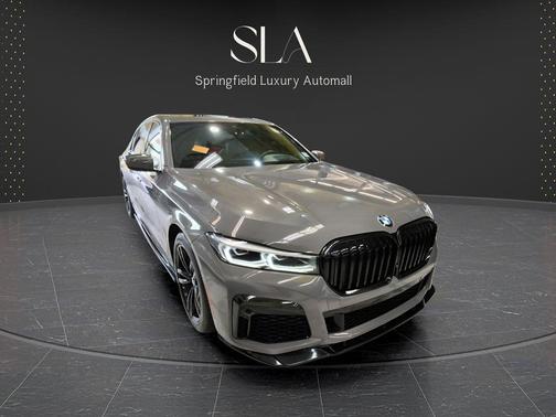 Bernina Grey Amber Effect Metallic 2022 BMW 740 i xDrive