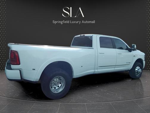 2025 RAM 3500 Limited Crew Cab 4x4 8' Box