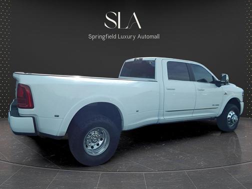 Bright White Clearcoat 2025 RAM 3500 Limited Crew Cab 4x4 8' Box