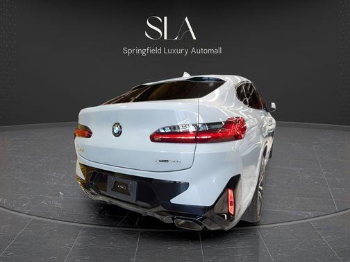 Gray Metallic 2025 BMW X4 xDrive30i