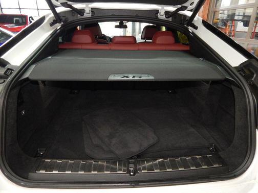 White Metallic 2021 BMW X6 xDrive40i