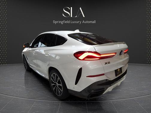 White Metallic 2021 BMW X6 xDrive40i