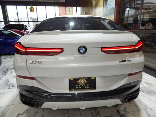 White Metallic 2021 BMW X6 xDrive40i