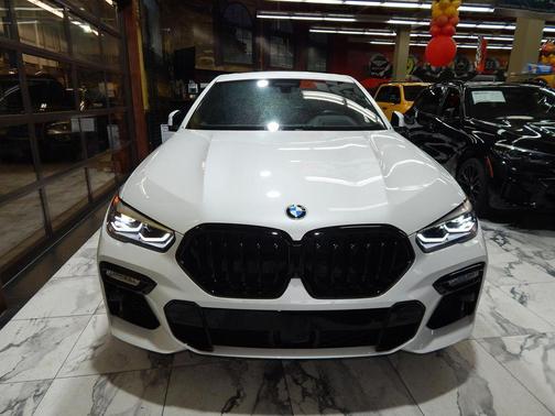 White Metallic 2021 BMW X6 xDrive40i