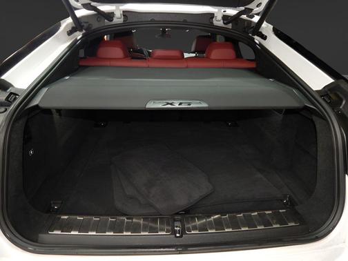 White Metallic 2021 BMW X6 xDrive40i