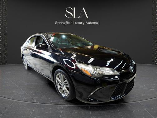 Midnight Black Metallic 2017 Toyota Camry SE