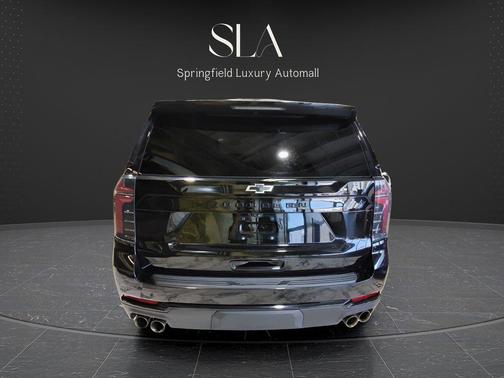 Black 2025 Chevrolet Suburban 4WD Z71