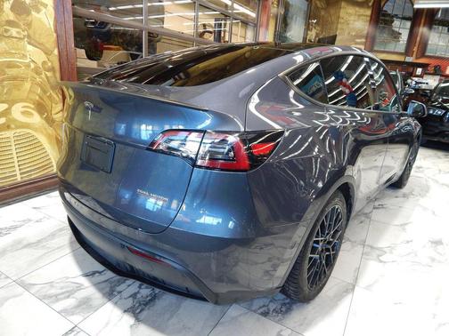 2022 Tesla Model Y Performance Dual Motor All-Wheel Drive