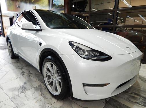 2022 Tesla Model Y Long Range Dual Motor All-Wheel Drive