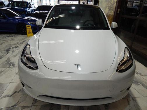 2022 Tesla Model Y Long Range Dual Motor All-Wheel Drive