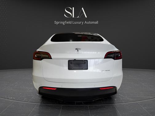 2022 Tesla Model Y Long Range Dual Motor All-Wheel Drive