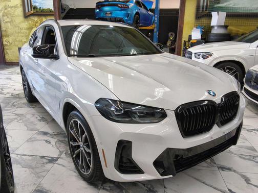 Alpine White 2022 BMW X4 M40i