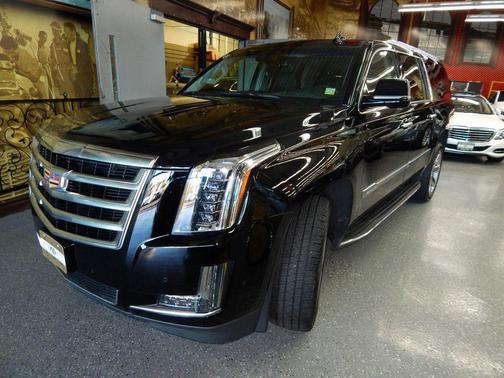 2019 Cadillac Escalade ESV Luxury
