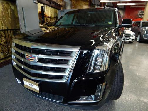 2019 Cadillac Escalade ESV Luxury