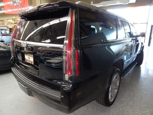 2019 Cadillac Escalade ESV Luxury