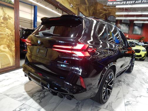 Mineral White Metallic 2024 BMW X5 M Base