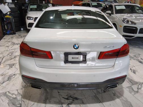 Alpine White 2019 BMW 540 540i