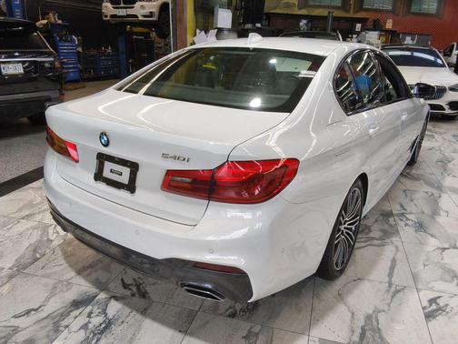 Alpine White 2019 BMW 540 540i