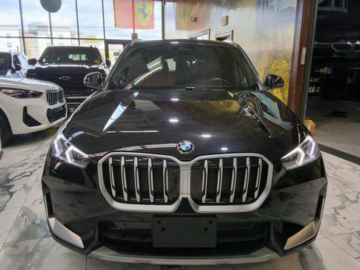 Black Sapphire Metallic 2025 BMW X1 xDrive28i