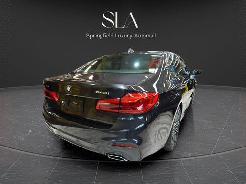 Bernina Grey Amber Effect Metallic 2022 BMW 540 i xDrive