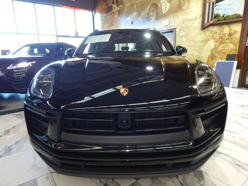 2022 Porsche Macan Base