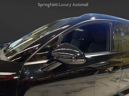 Black 2022 Porsche Macan Macan