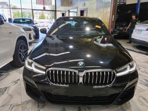 Black Sapphire Metallic 2021 BMW 540 xDrive