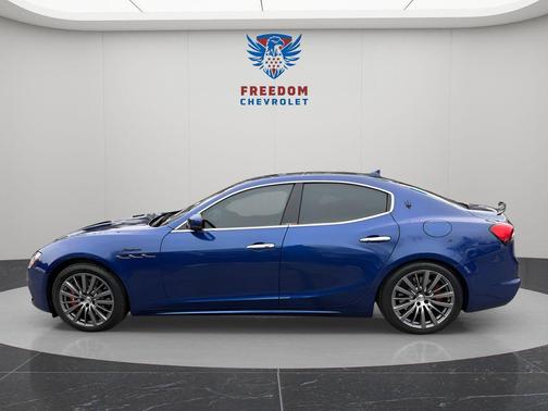 Blu Emozione Metallic 2022 Maserati Ghibli Modena Q4