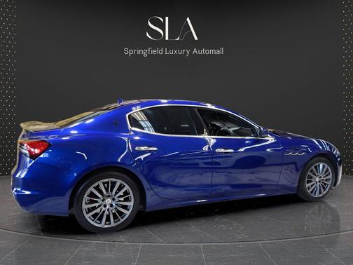 2022 Maserati Ghibli Modena Q4