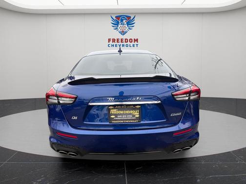 Blu Emozione Metallic 2022 Maserati Ghibli Modena Q4