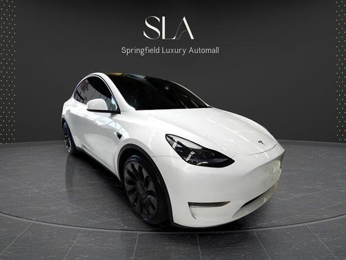 Pearl White Multi-Coat 2023 Tesla Model Y Performance Dual Motor All-Wheel Drive