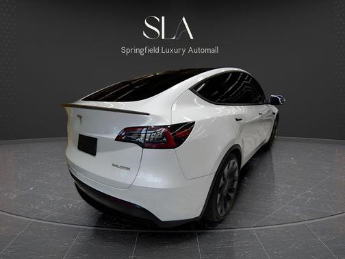 Pearl White Multi-Coat 2023 Tesla Model Y Performance Dual Motor All-Wheel Drive