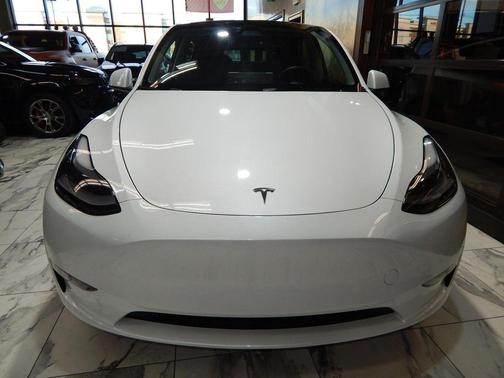Pearl White Multi-Coat 2023 Tesla Model Y Performance Dual Motor All-Wheel Drive