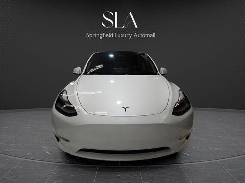 Pearl White Multi-Coat 2023 Tesla Model Y Performance Dual Motor All-Wheel Drive