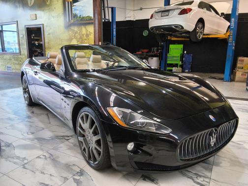 Black 2012 Maserati GranTurismo Base