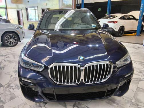 Phytonic Blue Metallic 2021 BMW X5 xDrive40i