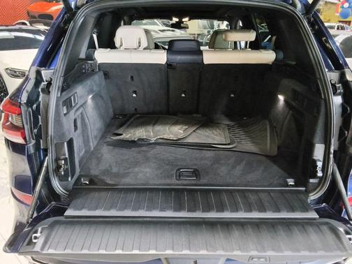 Phytonic Blue Metallic 2021 BMW X5 xDrive40i