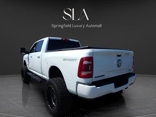 2024 RAM 3500 Laramie Crew Cab 4x4 8' Box