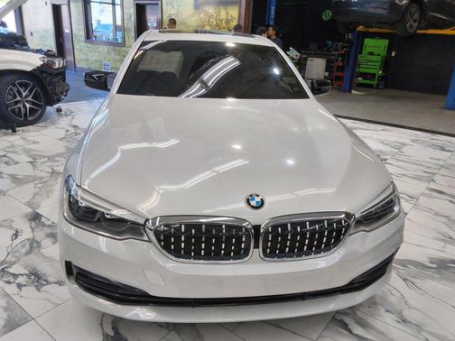 Mineral White Metallic 2017 BMW 540 xDrive
