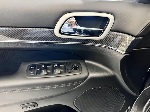 Granite Crystal Metallic Clearcoat 2021 Jeep Grand Cherokee SRT