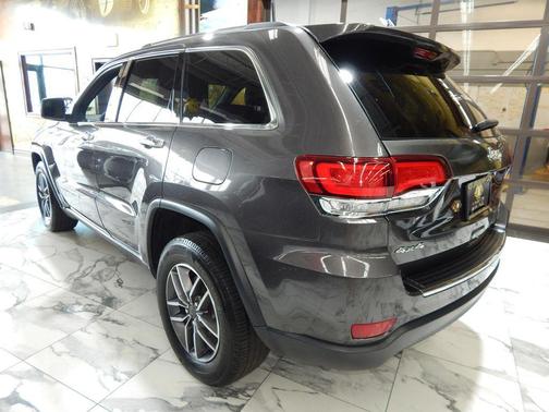 Granite Crystal Metallic Clearcoat 2021 Jeep Grand Cherokee SRT
