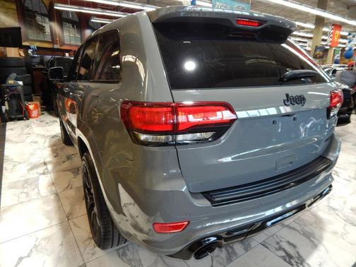 Granite Crystal Metallic Clearcoat 2021 Jeep Grand Cherokee SRT