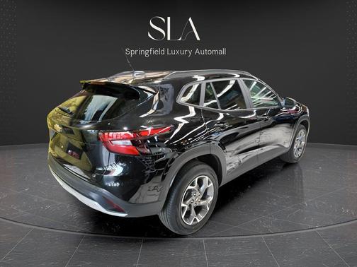 Mosaic Black Metallic 2026 Chevrolet Trax LT