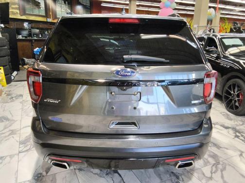 Magnetic 2017 Ford Explorer sport