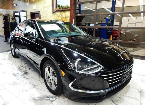 2023 Hyundai SONATA SE