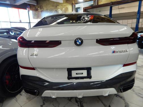 2022 BMW X6 M50i