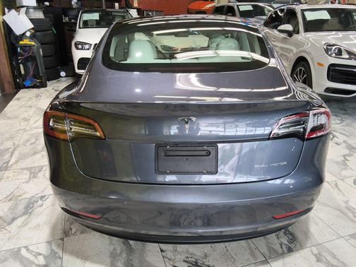 Gray 2022 Tesla Model 3 Long Range